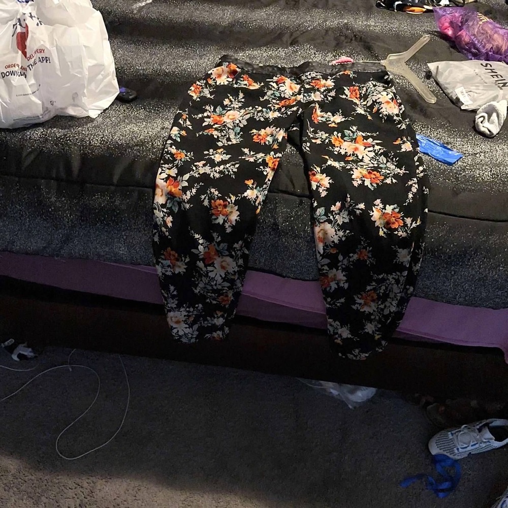 Summer floral print pants, great for the beach or picnic